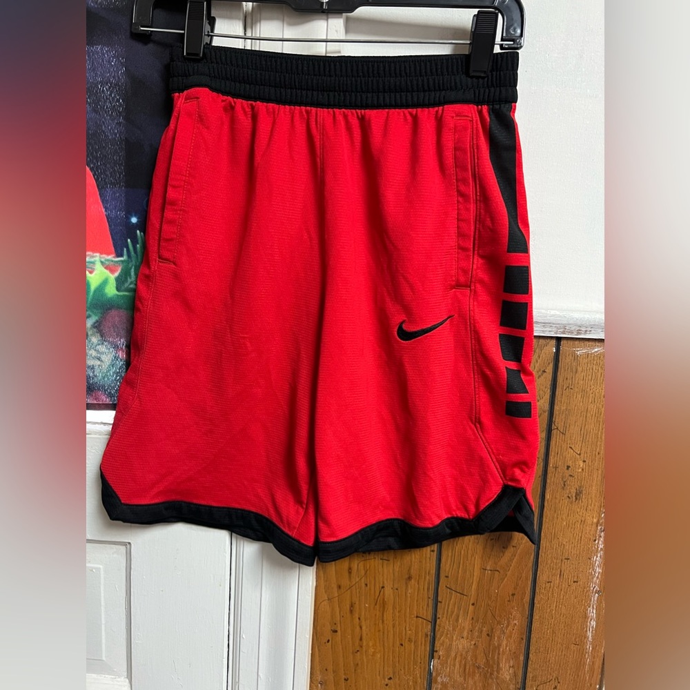NIKE DRI-FIT short